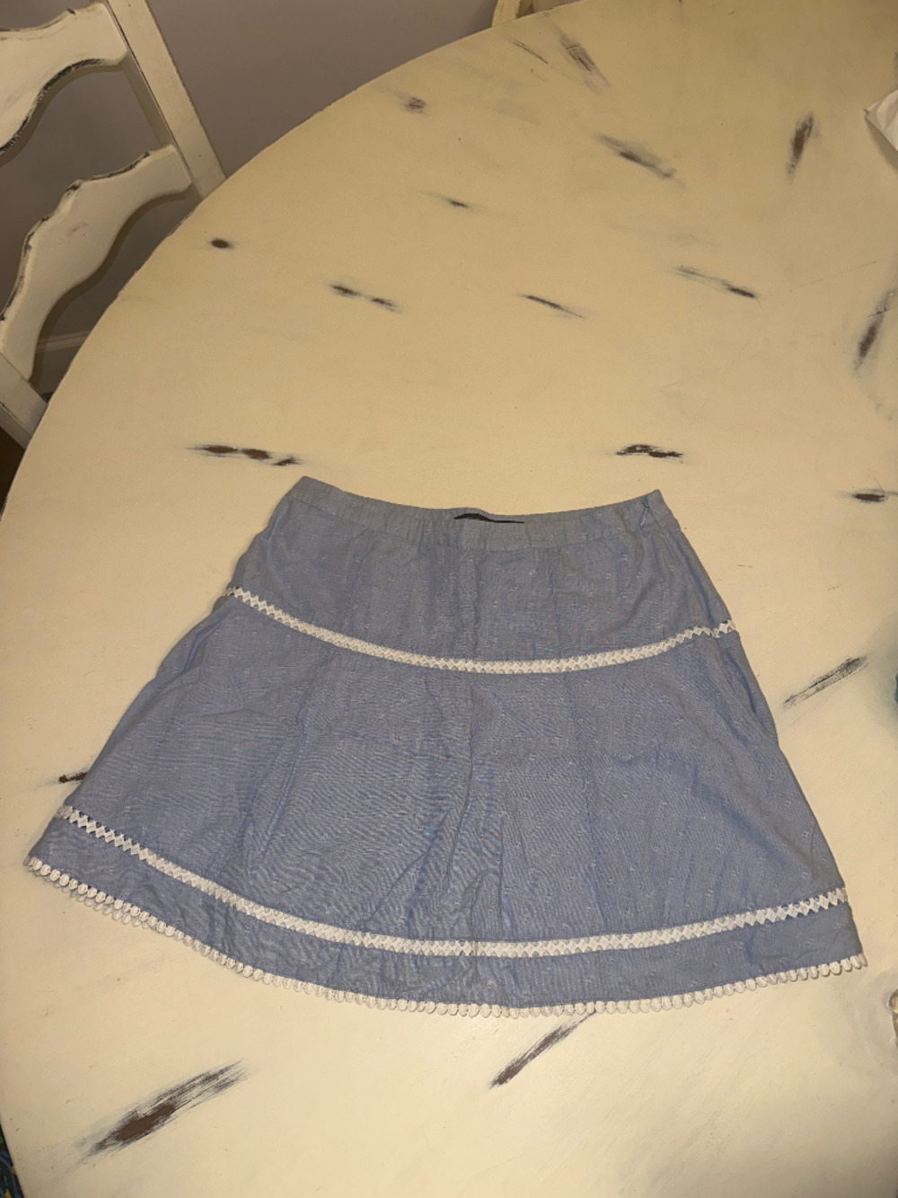 White House Black Market NWOT Light Blue Embroidered Lace Trim Mini Skirt Size 4